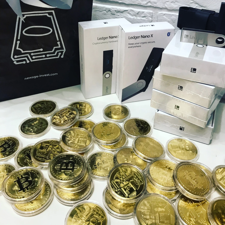 Сувенірна монета Bitcoin