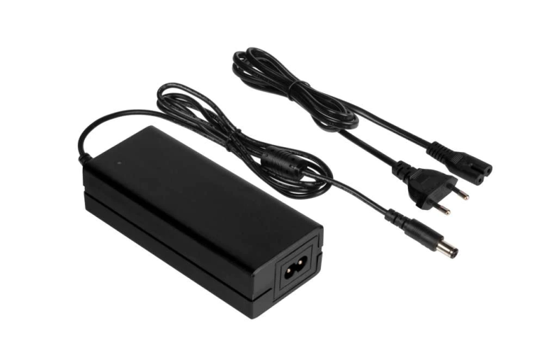Xtreme Power Station Portable - 1300 Watts - 392000 mAh - Black/Orange