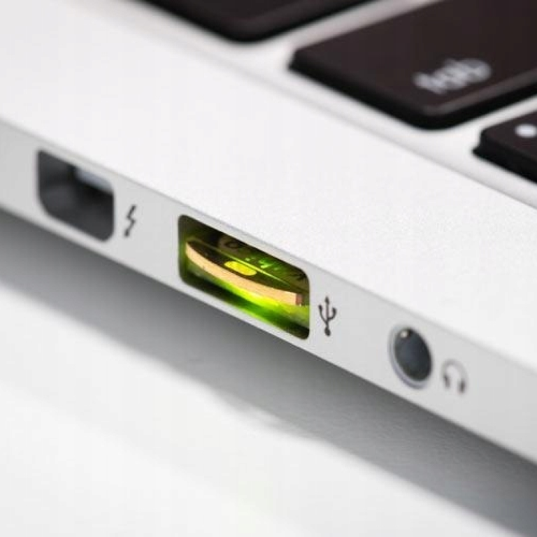 YubiKey 5 Nano by YUBICO