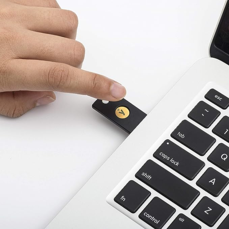 YubiKey 5 NFC USB-A by YUBICO