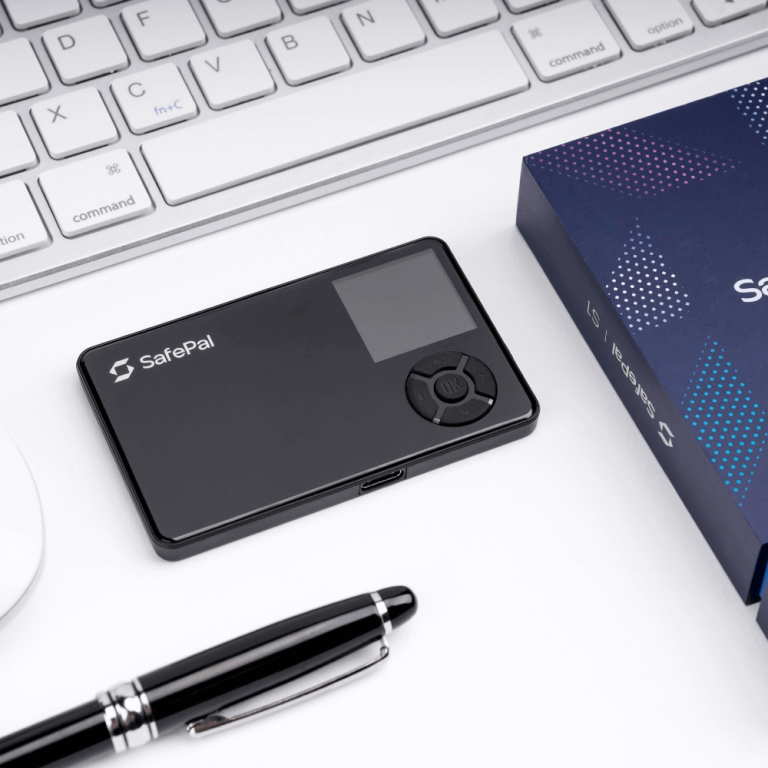 Криптовалютний гаманець SafePal S1